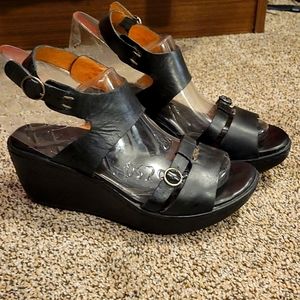 BORN Black leather wedge sandal Size 8